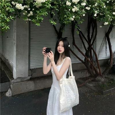 隔楼女孩:我们之间的层距